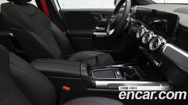 Mercedes-Benz GLB-Class 2025 — Фото 9/20