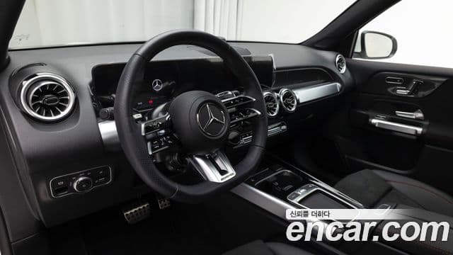 Mercedes-Benz GLB-Class 2025 — Фото 13/20