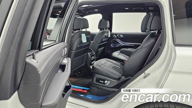 BMW X7 2024 — Photo 11/34