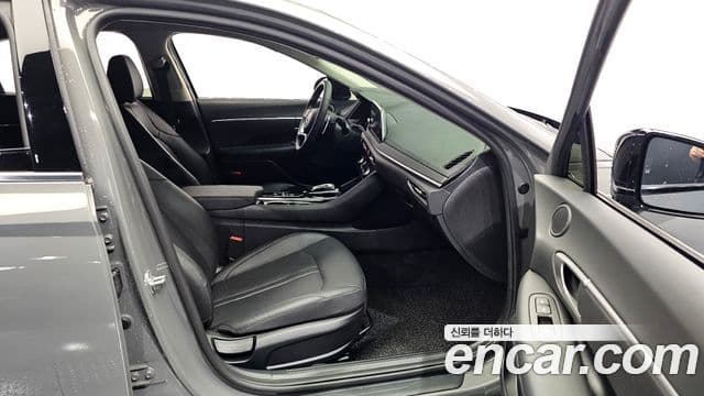 Hyundai Sonata 2022 — ფოტო 11/20