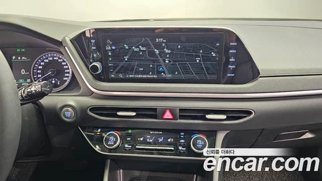 Hyundai Sonata 2022 — ფოტო 14/20
