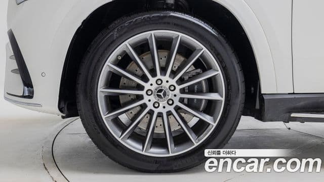 Mercedes-Benz GLE-Class 2025 — Фото 4/20