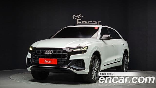 Audi Q7 2021 — ფოტო 1/20