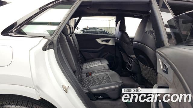 Audi Q7 2021 — ფოტო 12/20