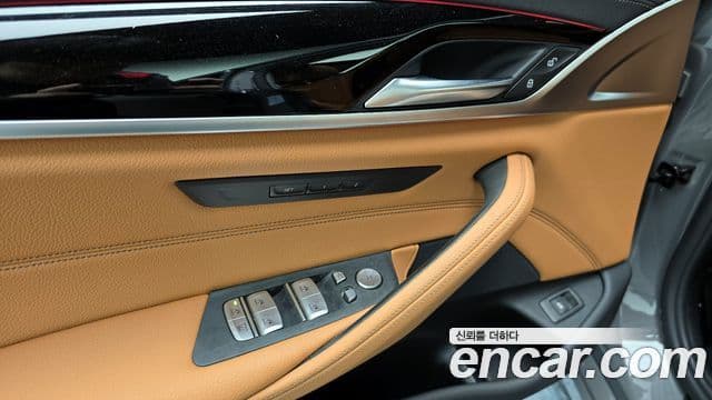 BMW 5 Series 2022 — фото 14 из 20