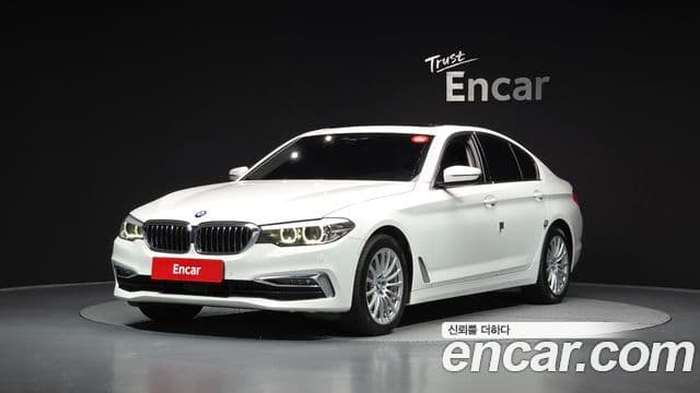 BMW 5 Series 2019 — ფოტო 1/20