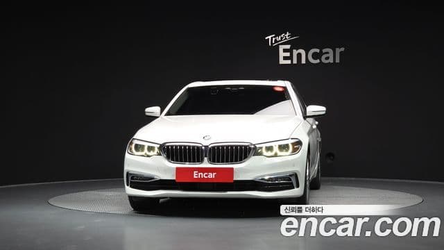 BMW 5 Series 2019 — ფოტო 3/20