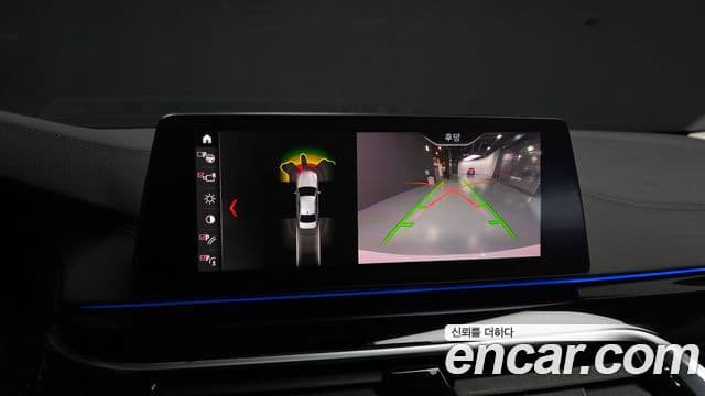 BMW 5 Series 2019 — ფოტო 15/20
