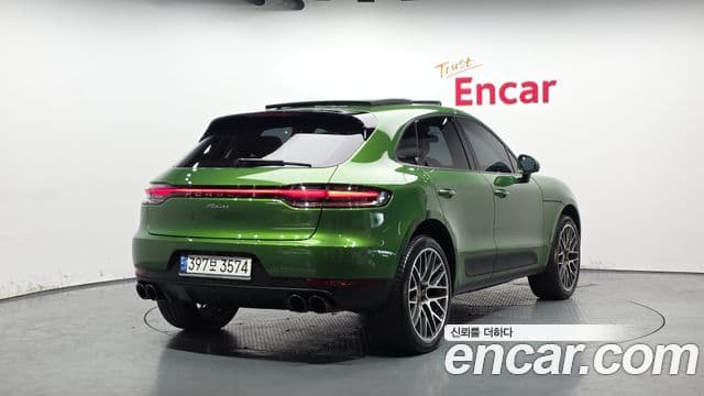 Porsche Macan 2021 — Photo 13/30