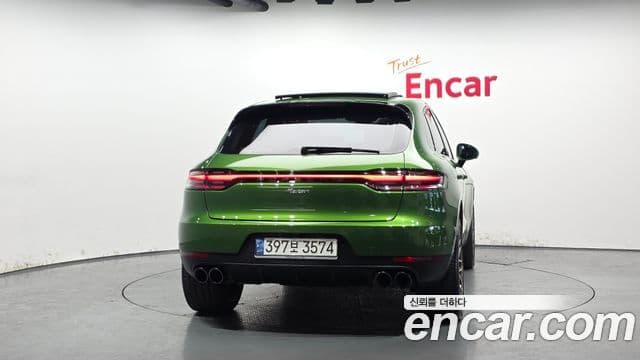 Porsche Macan 2021 — Photo 14/30