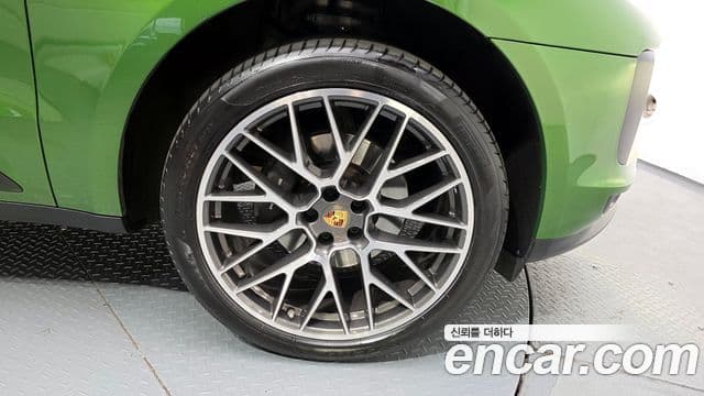 Porsche Macan 2021 — Photo 7/30
