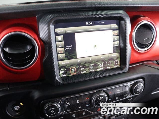 Jeep Wrangler 2019 — ფოტო 6/20