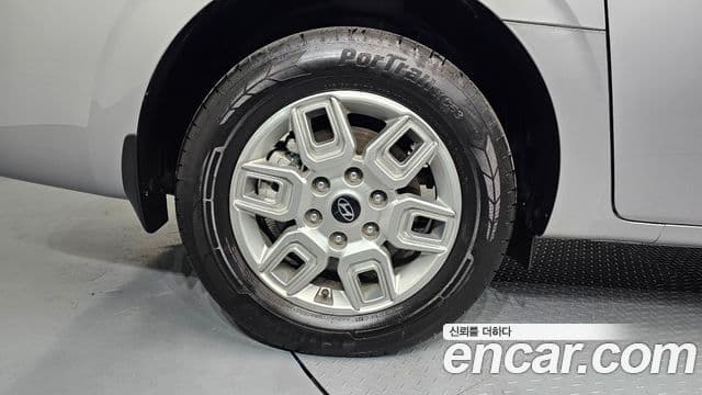 Hyundai Staria 2024 — фото 5 из 20