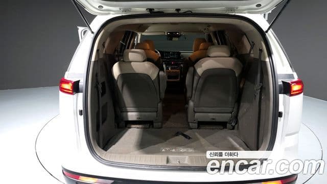 Kia Carnival 2023 — Фото 20/20