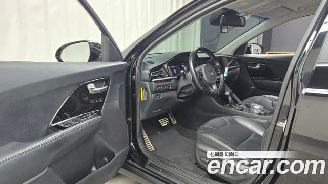 Kia Niro 2019 — Фото 10/20