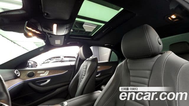 Mercedes-Benz E-Class 2021 — Şəkil 18/20
