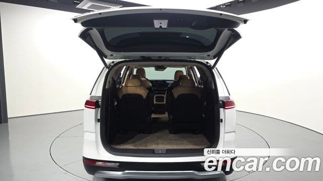 Kia Carnival 2020 — ფოტო 20/20