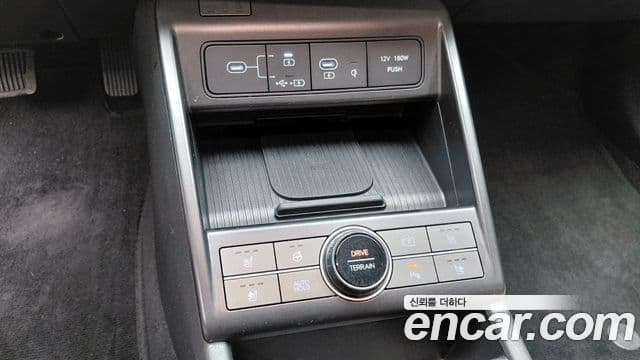 Hyundai Kona 2023 — фото 16 из 20