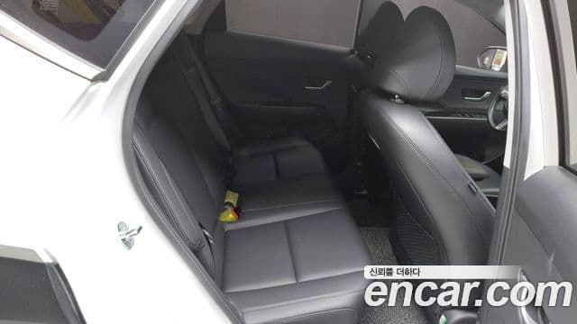 Hyundai Kona 2023 — фото 12 из 20