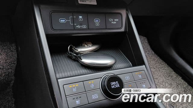 Hyundai Kona 2023 — фото 16 из 20
