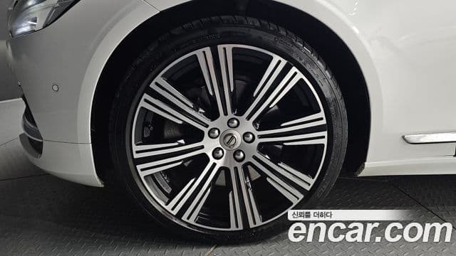 Volvo S90 2022 — ფოტო 5/20