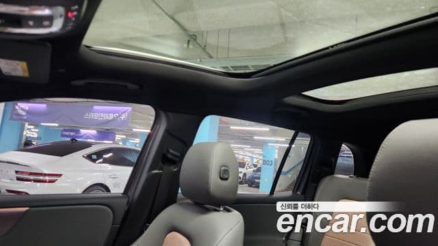 Mercedes-Benz EQB 2023 — ფოტო 17/20