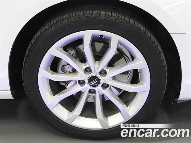 Audi A4 2023 — ფოტო 18/20