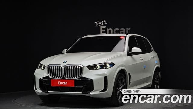 BMW X5 2025 — Фото 1/20