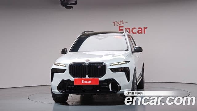 BMW X7 2025 — Photo 38/39