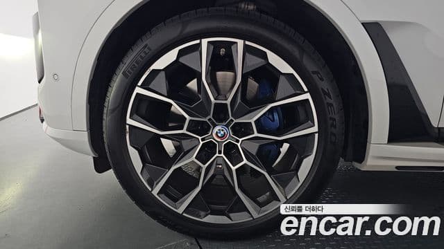 BMW X7 2025 — Photo 29/39