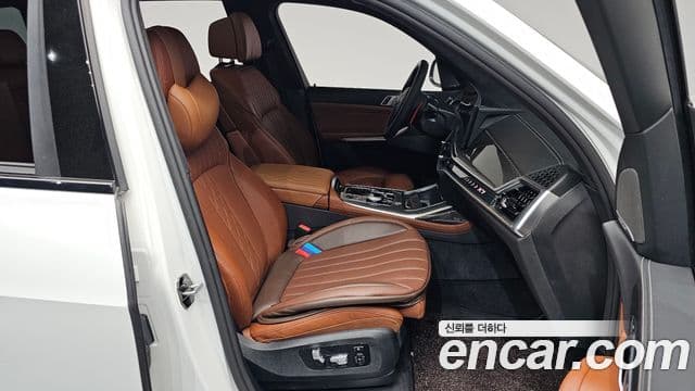 BMW X7 2025 — Photo 19/39