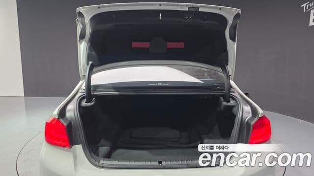 BMW 5 Series 2018 — фото 20 из 20