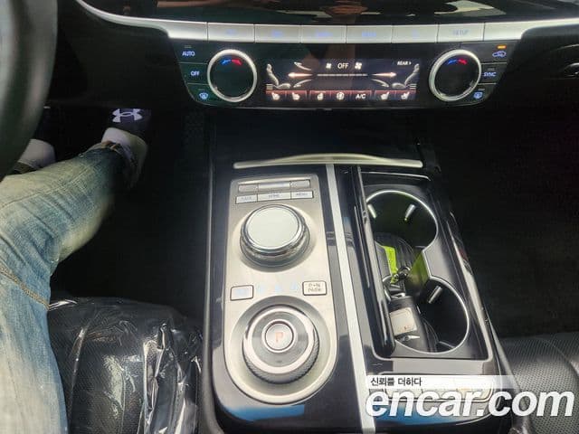 Genesis Electrified G80 2023 — фото 12 из 20