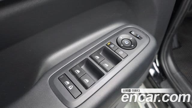 Hyundai Santa Fe 2023 — Фото 14/20