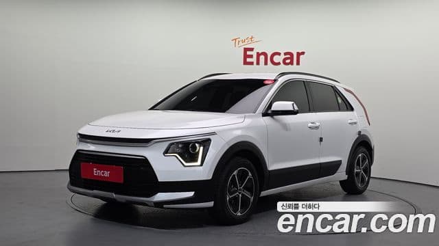 Kia Niro 2022 — ფოტო 1/20