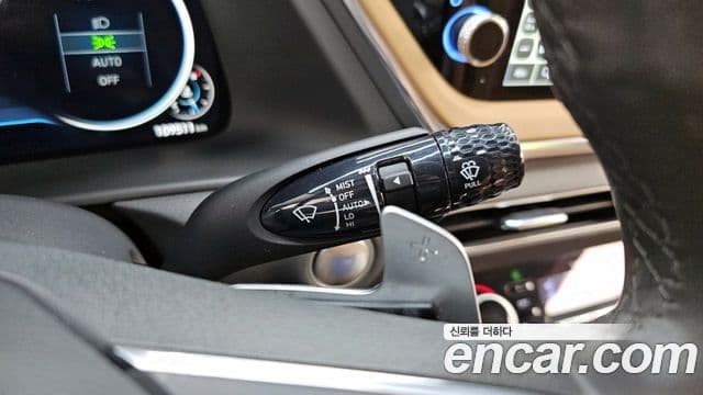Hyundai Sonata 2022 — ფოტო 19/20