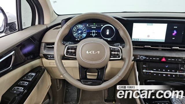 Kia Carnival 2023 — ფოტო 13/20