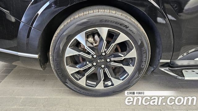 Kia Carnival 2021 — ფოტო 5/20