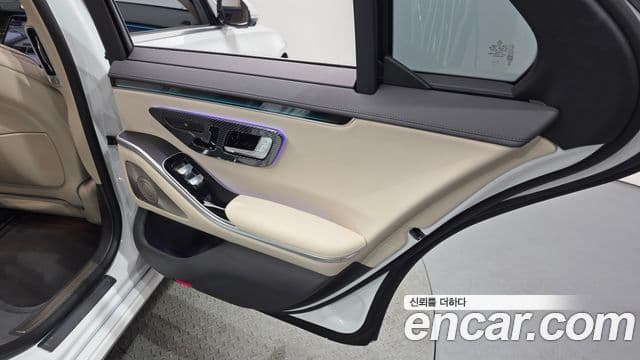 Mercedes-Benz S-Class 2024 — Photo 17/34