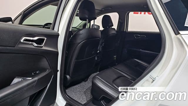 Kia Sportage 2023 — Фото 12/20