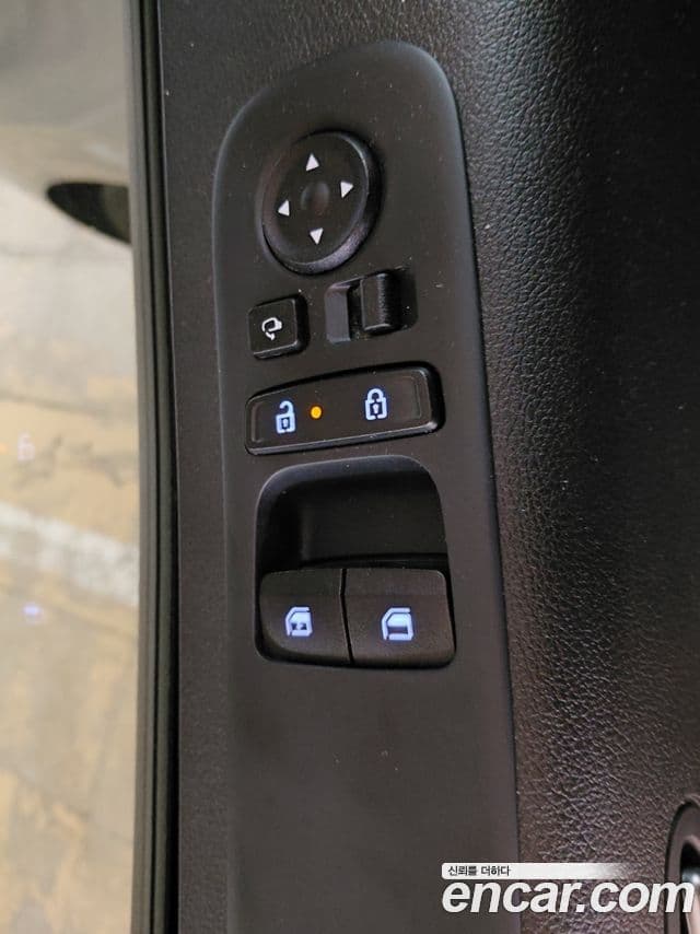 Hyundai Staria 2025 — фото 13 из 19