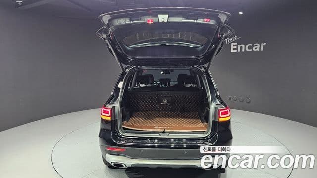 Mercedes-Benz GLB-Class 2021 — Şəkil 19/20