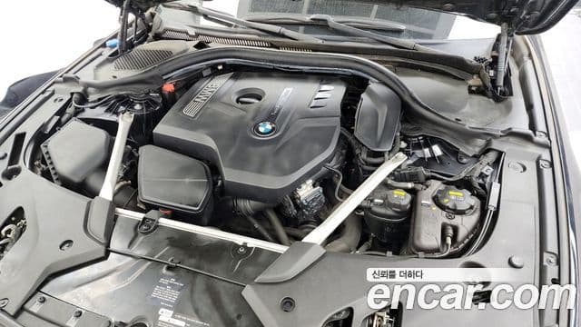 BMW 5 Series 2018 — ფოტო 6/20