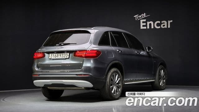 Mercedes-Benz GLC-Class 2018 — Şəkil 2/20