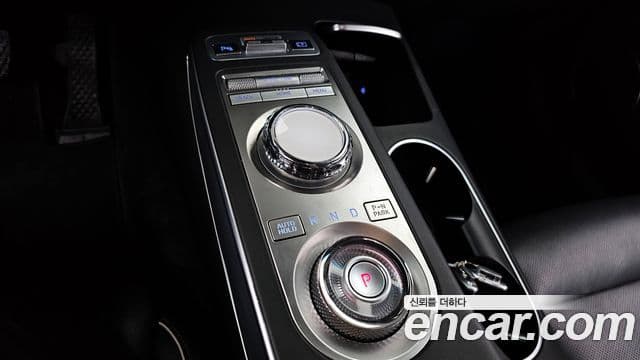 Genesis GV70 2021 — Şəkil 9/20
