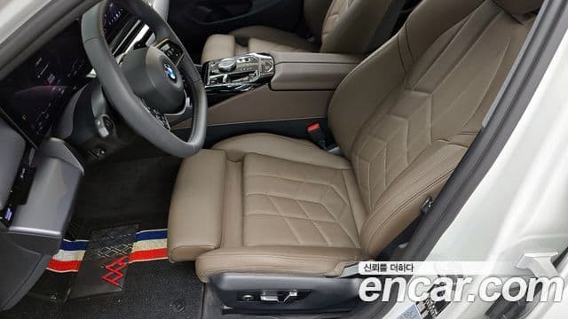 BMW 5 Series 2024 — Photo 29/33