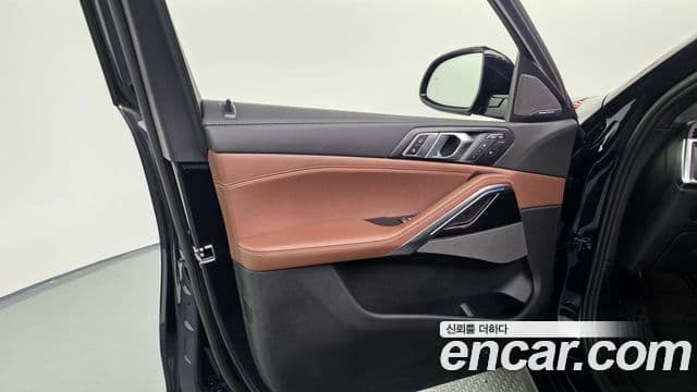 BMW X6 2025 — Photo 22/38