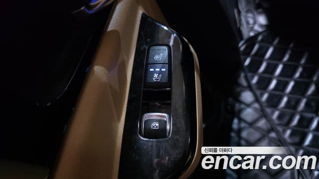 Kia Carnival 2023 — ფოტო 20/20