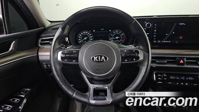 Kia K5 2020 — ფოტო 14/20