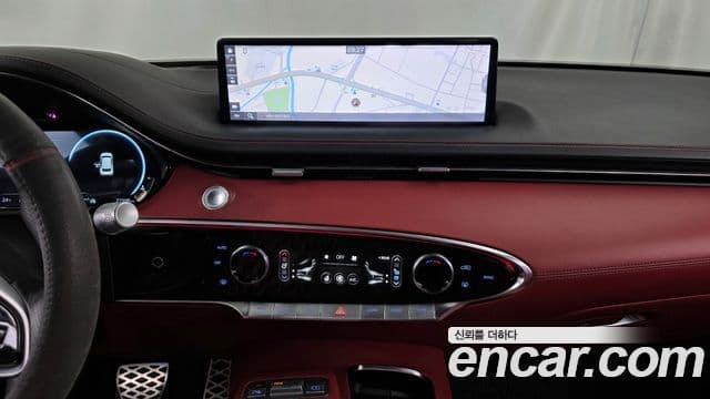 Genesis GV70 2021 — ფოტო 14/20